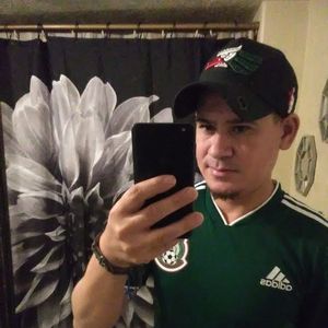 Meet your Posher, Emilio